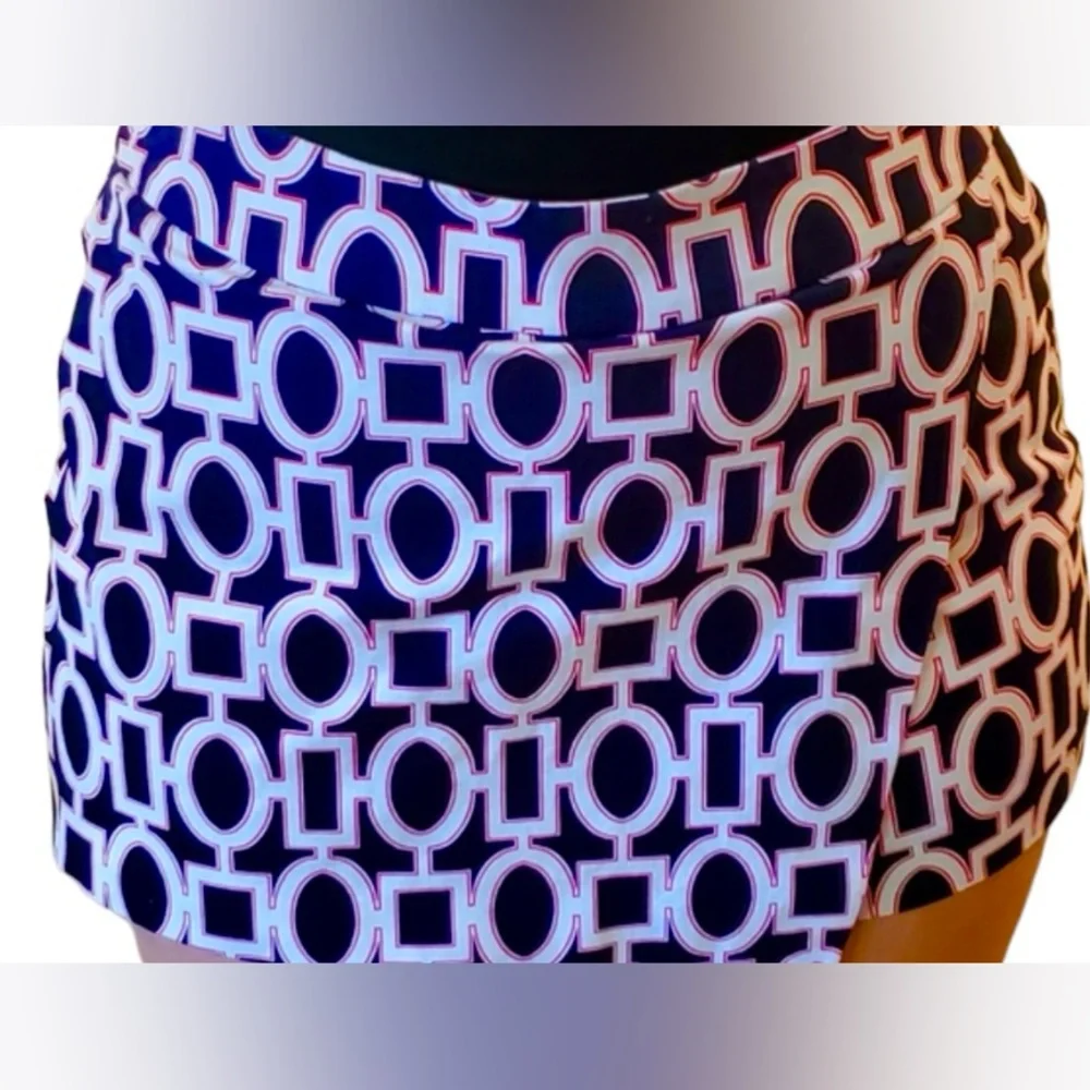 Crown & ivy Blue, Red Geometric Skort, skirt & shorts, size 10 - Picture 3 of 6
